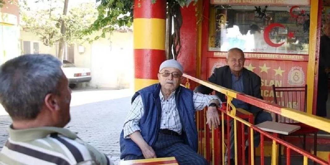 Büyük küçük fark etmiyor, herkes aynı takımı tutuyor! Aksi mümkün değil: Bu köy sarı kırmızıyla yaşıyor! 5